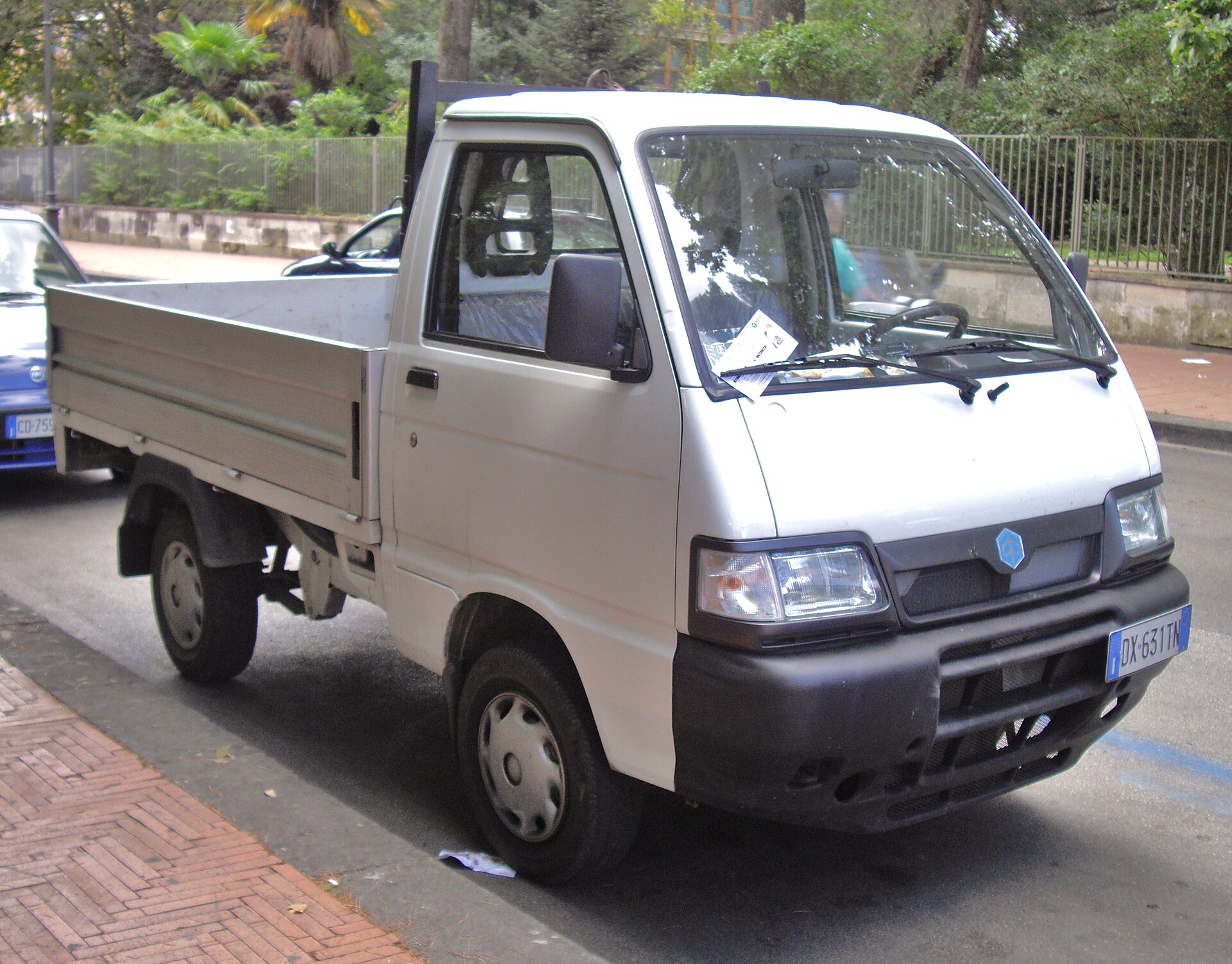 an image of a Piaggio Porter